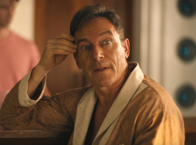 Jason Isaacs wore a prosthetic for his 'White Lotus' nude scene.