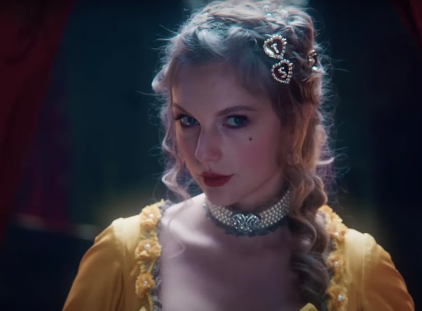 Fans found so many 'Speak Now' easter eggs hidden throughout Taylor Swift's "Bejeweled" music video.